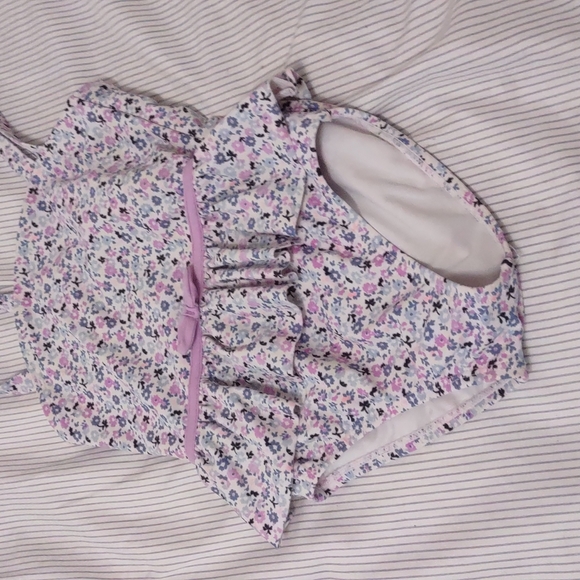 Bathing suits - Picture 4 of 5